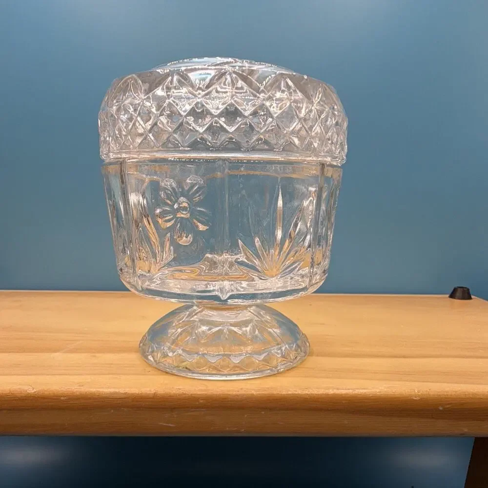 Vintage Avon /fostoria Clear Floral Glass Pedestal Sugar Bowl w/ Lid 1974